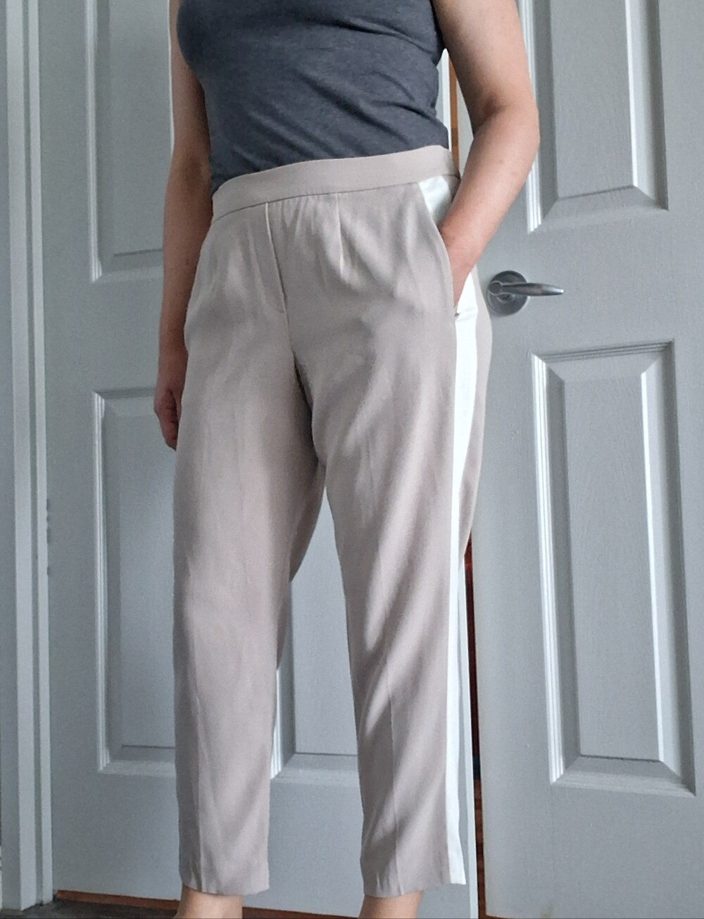 Aritzia Babaton Conan Pleated Elastic Waist Pant Tuxedo Stripe Size 10 EUC